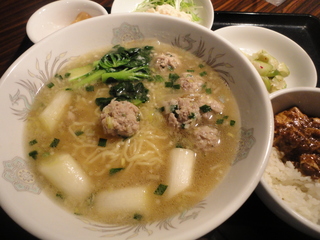 豚肉団子塩湯麺.JPG